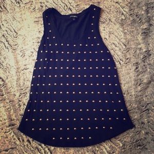 Black Express tank with rose gold studs